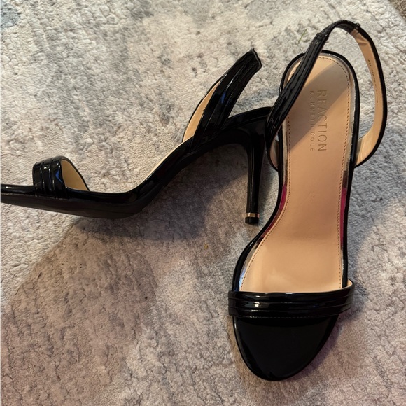 Reaction Kenneth Cole Black Suede Heels - Picture 1 of 4